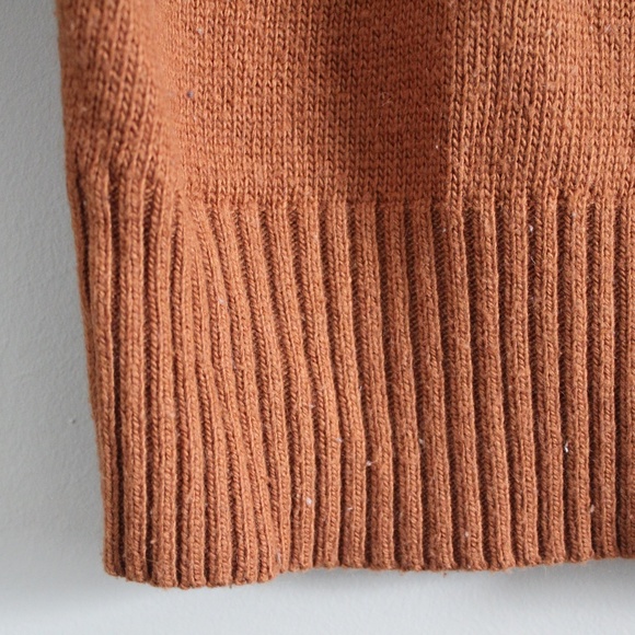 Flying Tomato Sweater - Picture 3 of 3